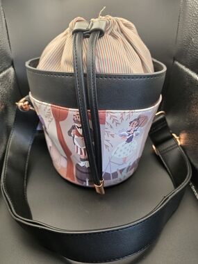 NWT Disney Parks Haunted Mansion Stretching Portraits Bucket Bag Crossbody